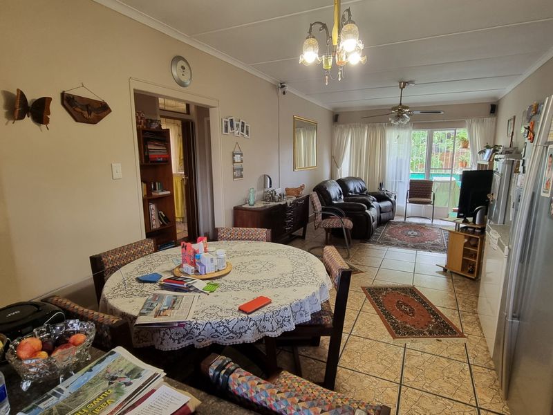 Very neat apartment for sale in secure complex in Sasolburg. - Photo 7