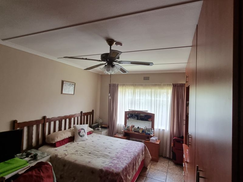 Very neat apartment for sale in secure complex in Sasolburg. - Photo 3