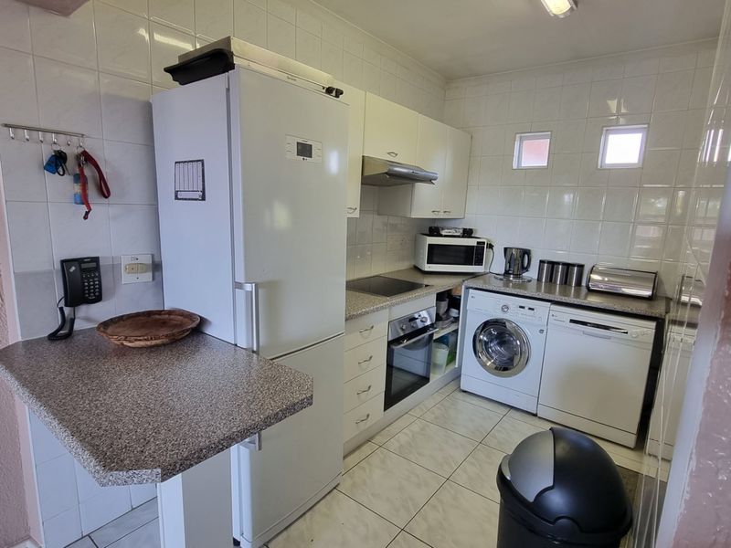 Stunning apartment next to Vaal River for sale in Vaalpark. - Photo 7