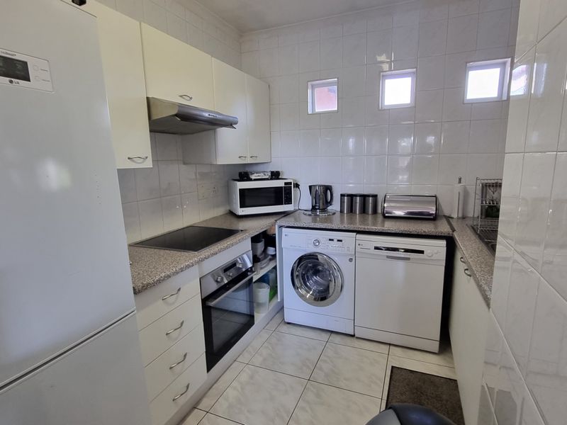 Stunning apartment next to Vaal River for sale in Vaalpark. - Photo 6