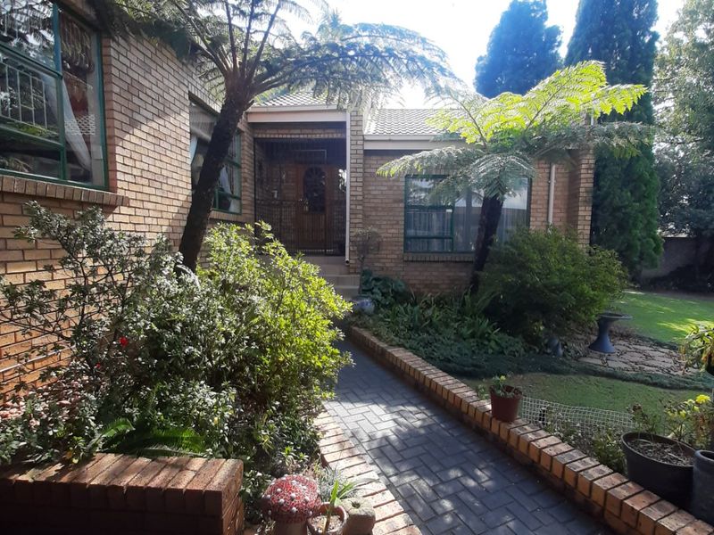 Lovely family home for sale - Photo 6