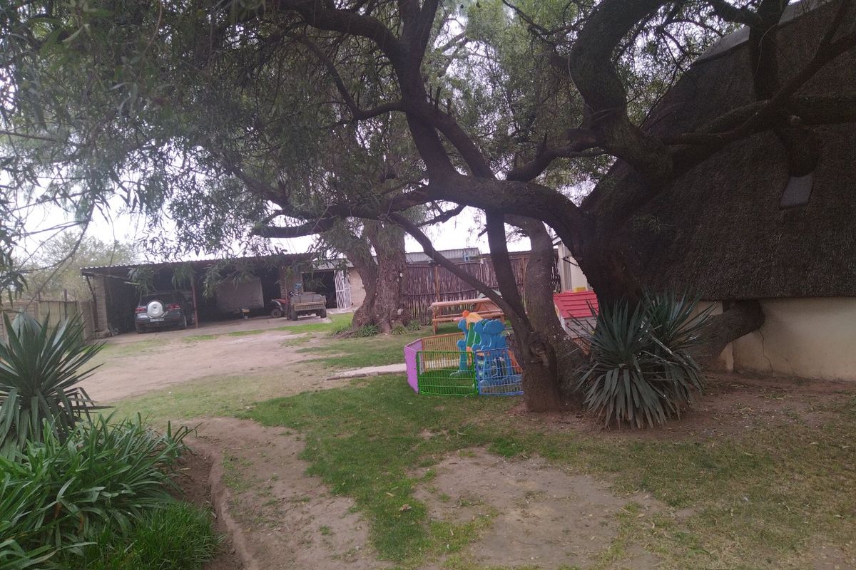 Newly listed in Lamontpark! - Photo 5