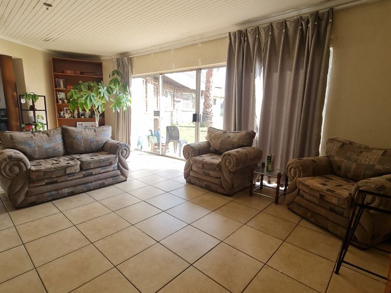 Do not miss out on this lovey small holding located in Rusticana - Photo 4