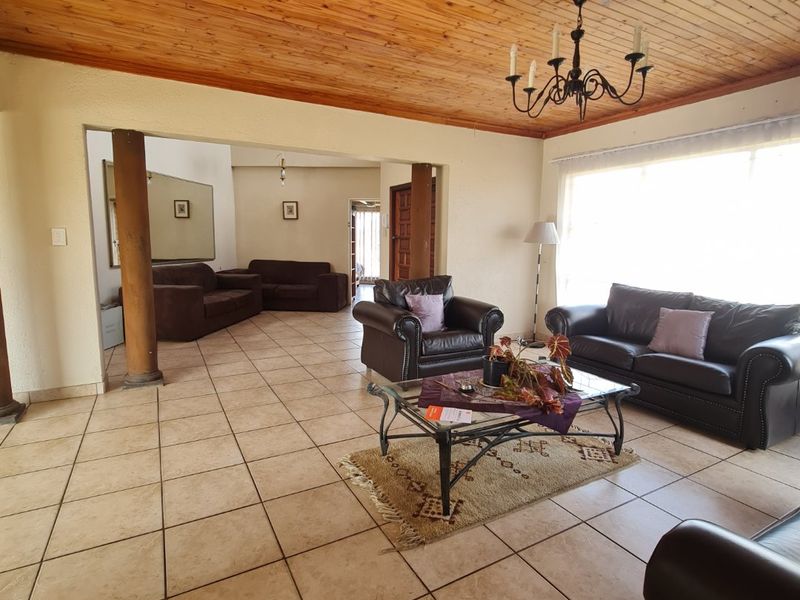 Do not miss out on this lovey small holding located in Rusticana - Photo 5