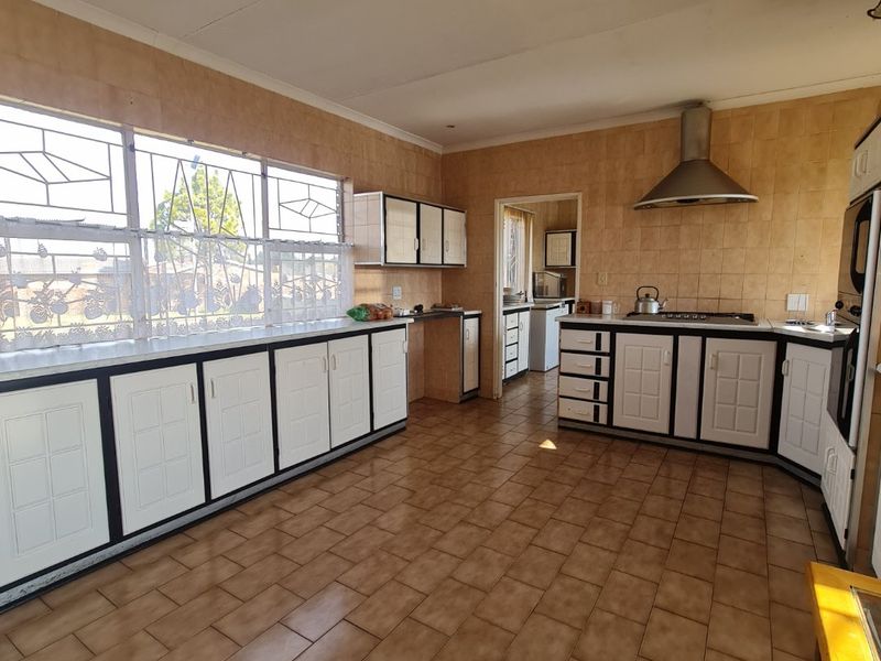 Do not miss out on this lovey small holding located in Rusticana - Photo 8