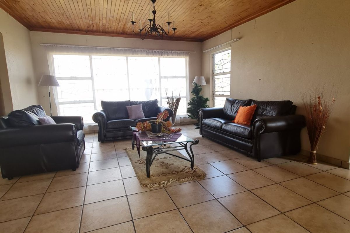 Do not miss out on this lovey small holding located in Rusticana - Photo 2