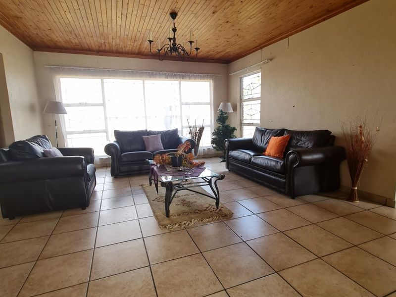 Do not miss out on this lovey small holding located in Rusticana - Photo 2