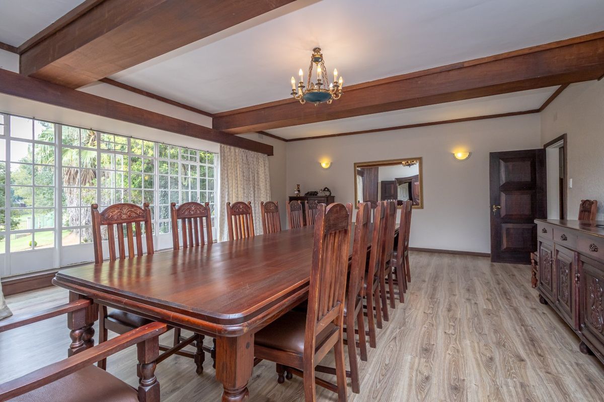 Stunning, spacious and immaculate family home in suburban area - Photo 5