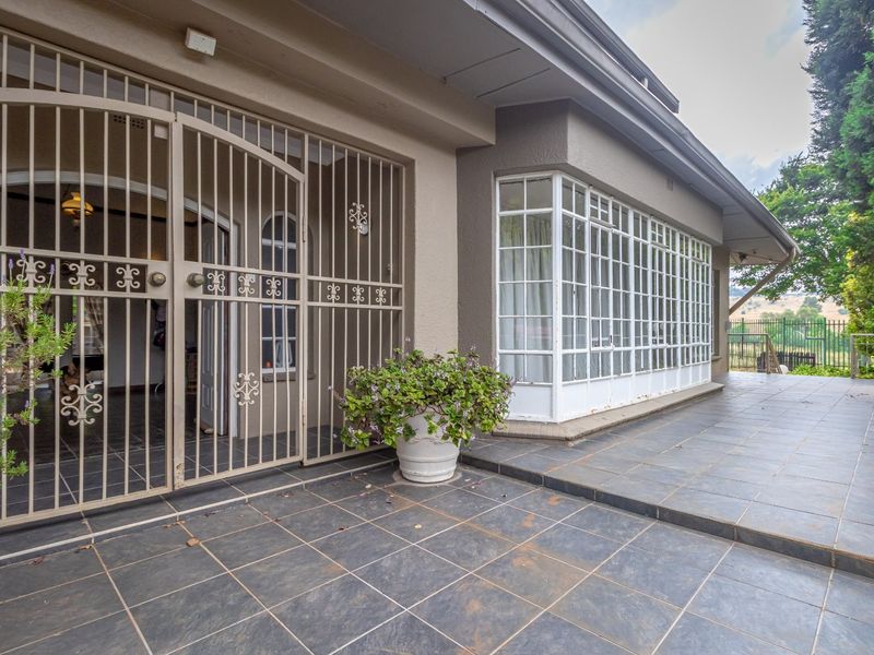 Stunning, spacious and immaculate family home in suburban area - Photo 6