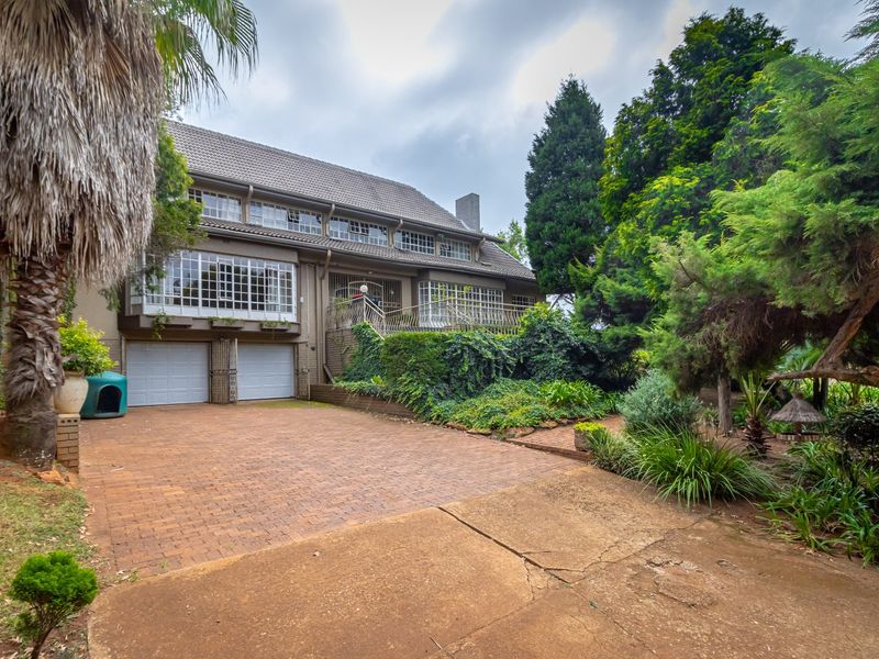 Stunning, spacious and immaculate family home in suburban area - Photo 2