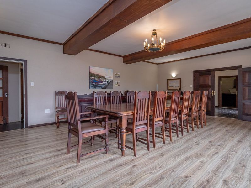 Stunning, spacious and immaculate family home in suburban area - Photo 4