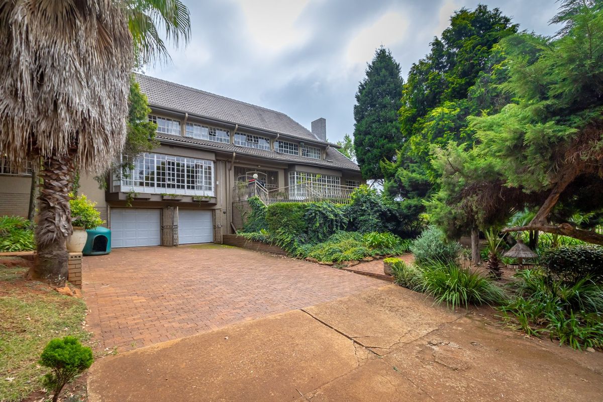 Stunning, spacious and immaculate family home in suburban area - Photo 2