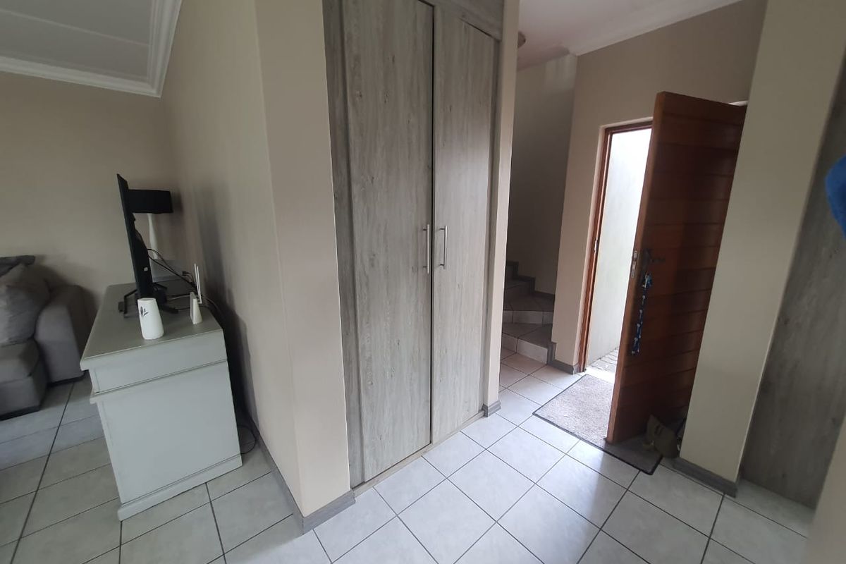 Ultra Modern and Very Sleek House Up For Sale In The Secure Estate Of Riverspray - Photo 4