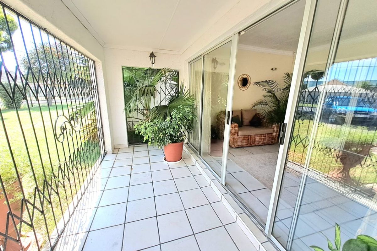 NEAT AND BEAUTIFUL FAMILY HOME NOW FOR SALE IN ARCONPARK - Photo 4