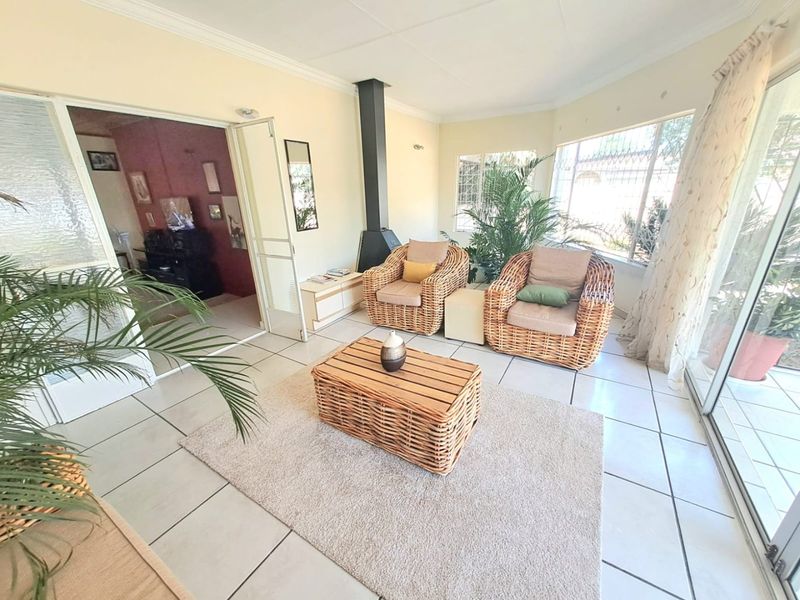 NEAT AND BEAUTIFUL FAMILY HOME NOW FOR SALE IN ARCONPARK - Photo 6