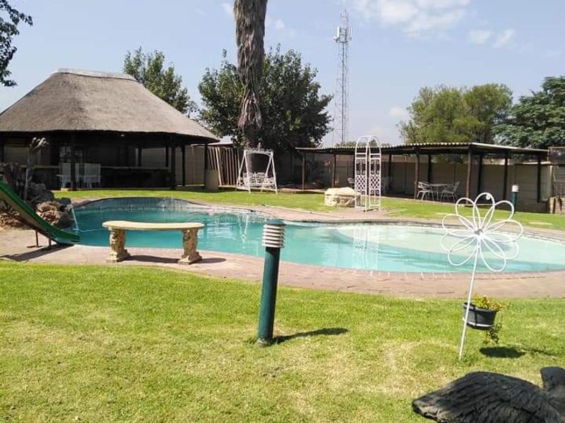This magnificent 2.5ha plot in Vanderbijlpark offers so much, you'll have to see it!! - Photo 2