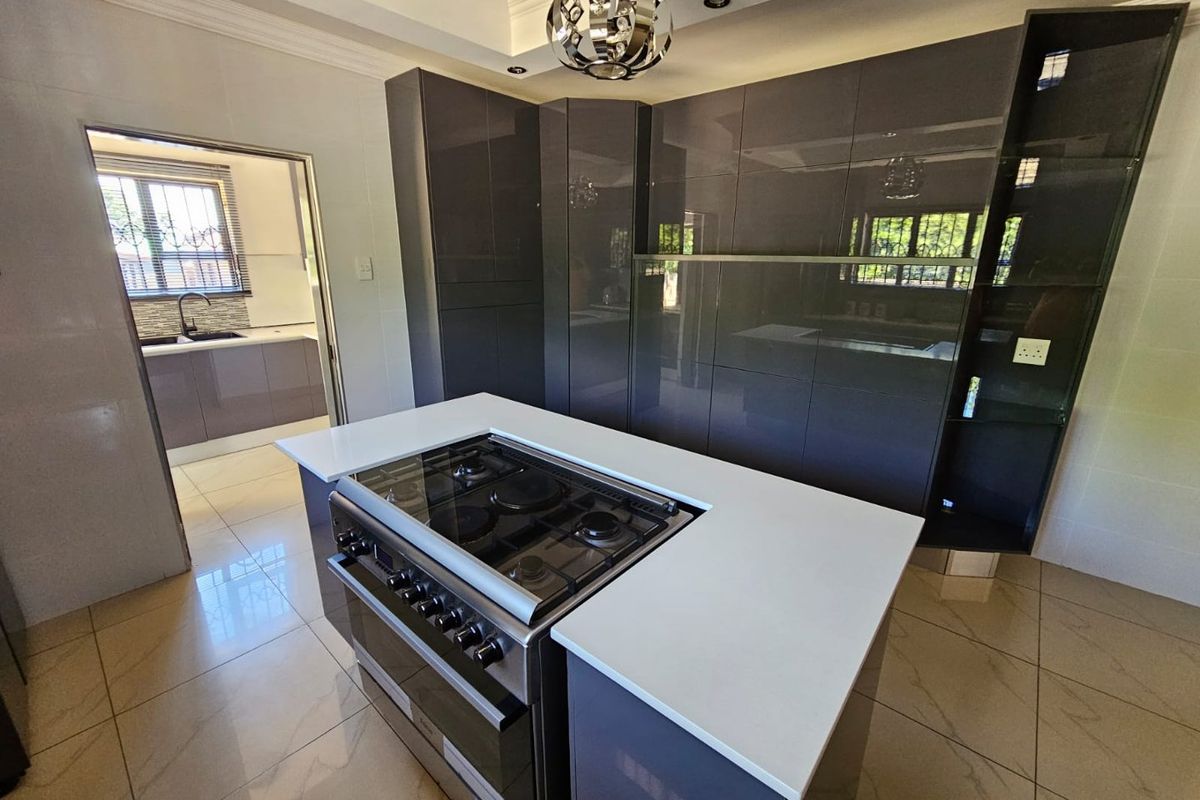 Stunning newly build house for sale in Vaalpark - Photo 3
