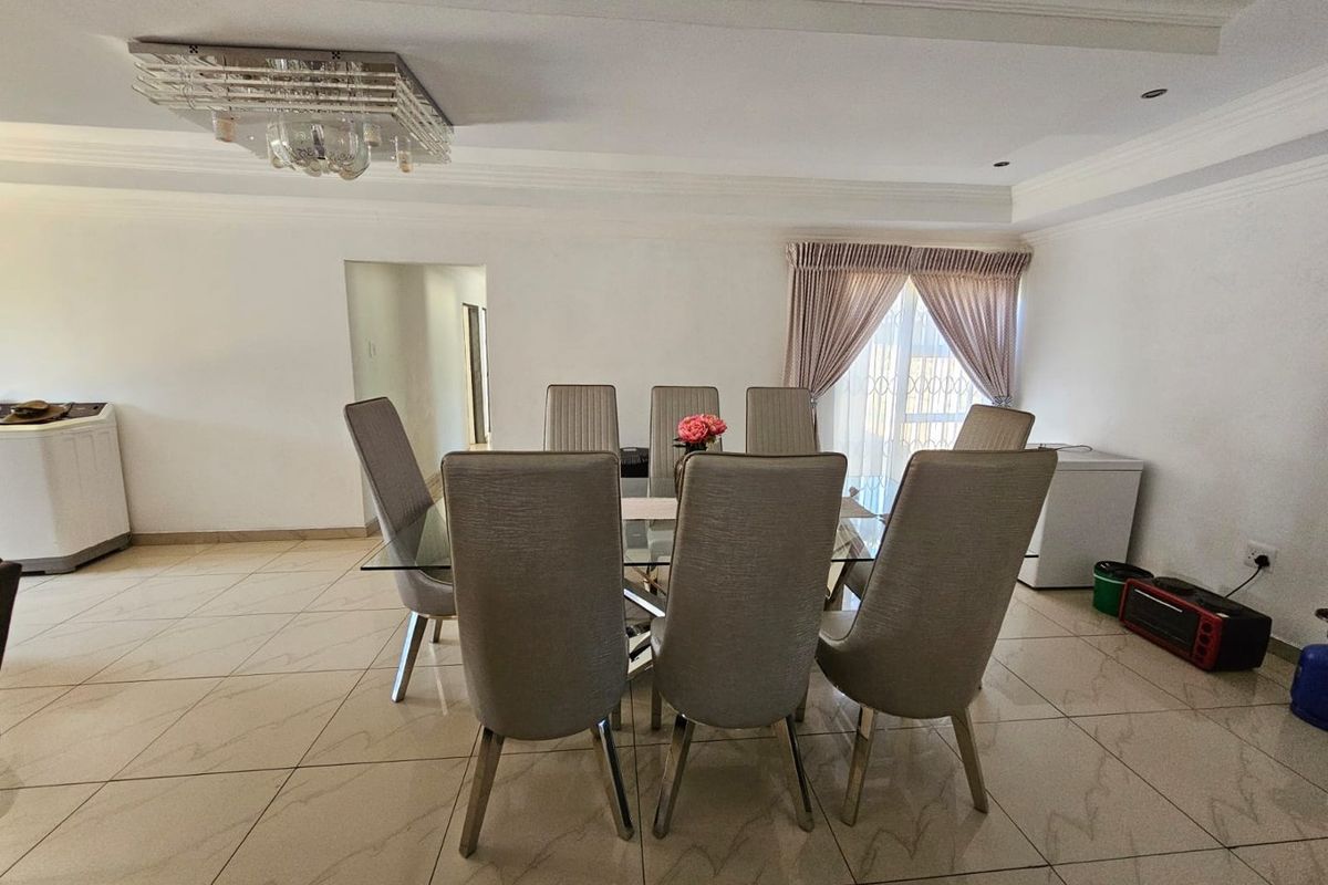 Stunning newly build house for sale in Vaalpark - Photo 5