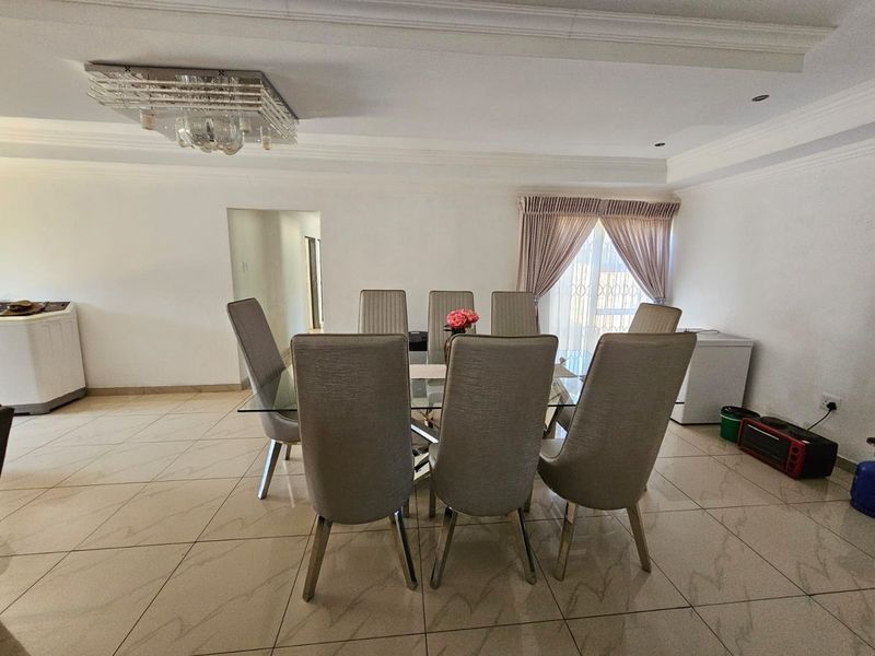 Stunning newly build house for sale in Vaalpark - Photo 5