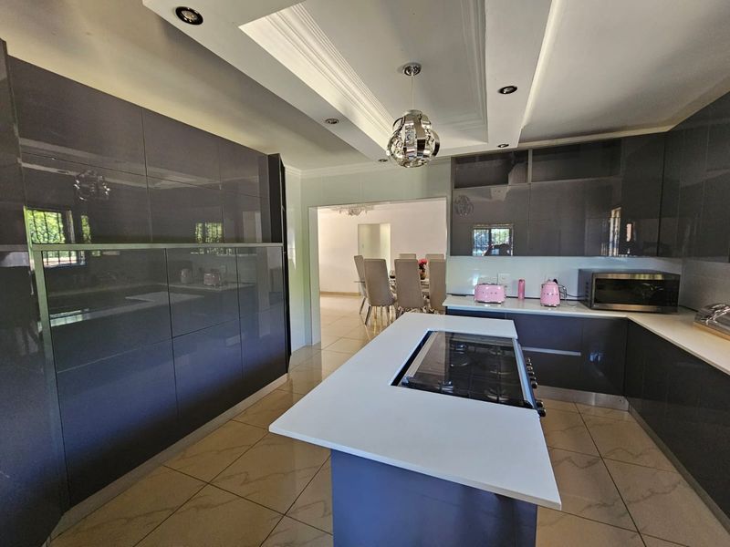 Stunning newly build house for sale in Vaalpark - Photo 10