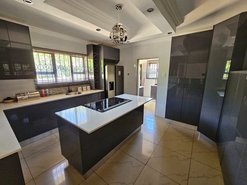 Stunning newly build house for sale in Vaalpark - Photo 8
