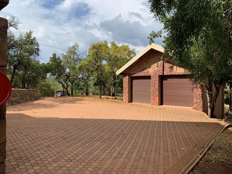 Exquisite and picture perfect home in Kranspoort! - Photo 5