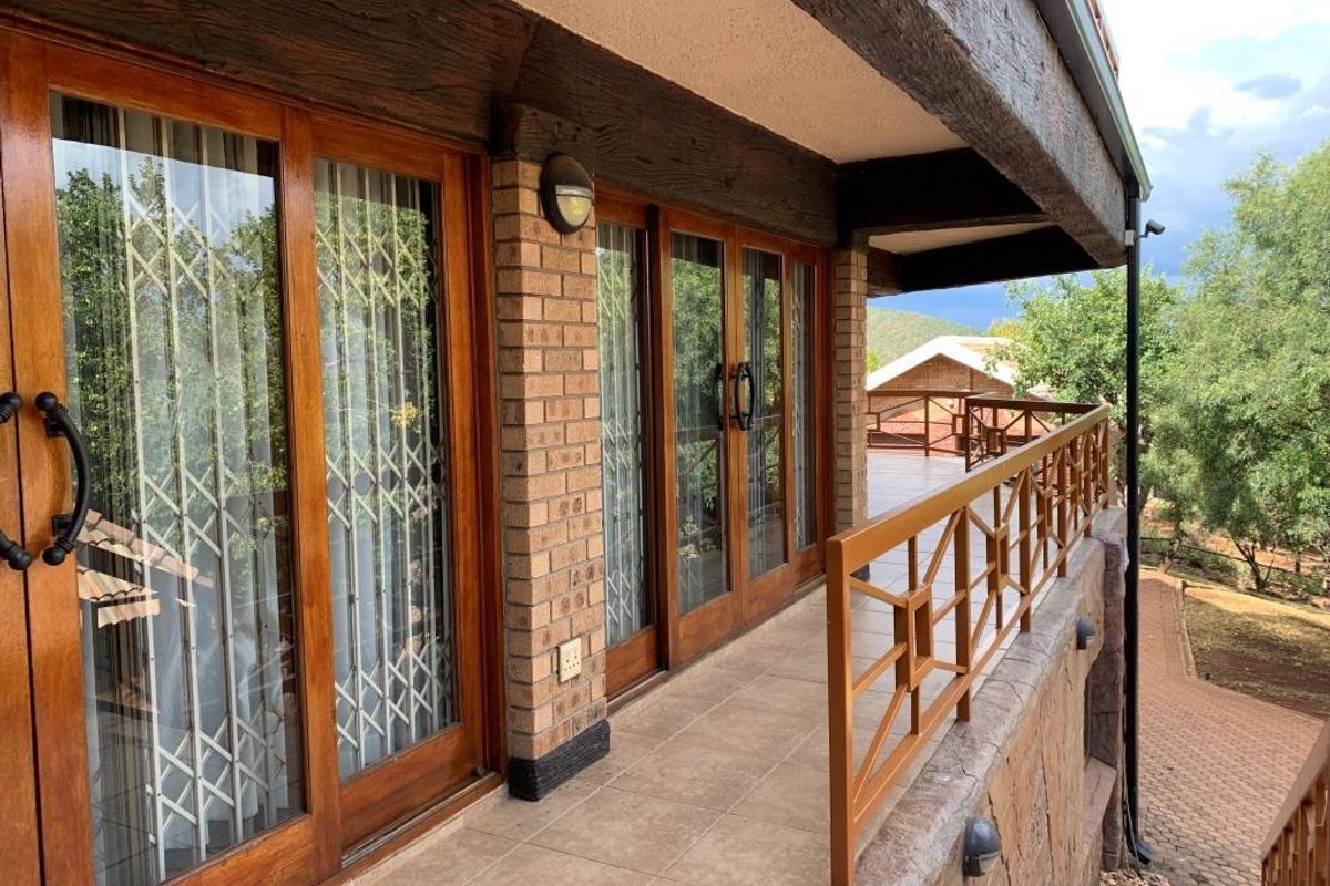 Exquisite and picture perfect home in Kranspoort! - Photo 4