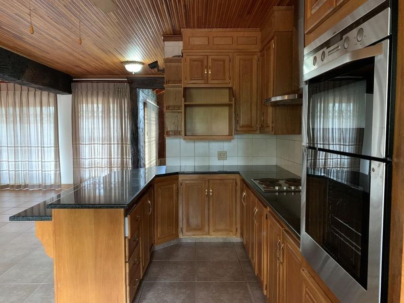 Exquisite and picture perfect home in Kranspoort! - Photo 8