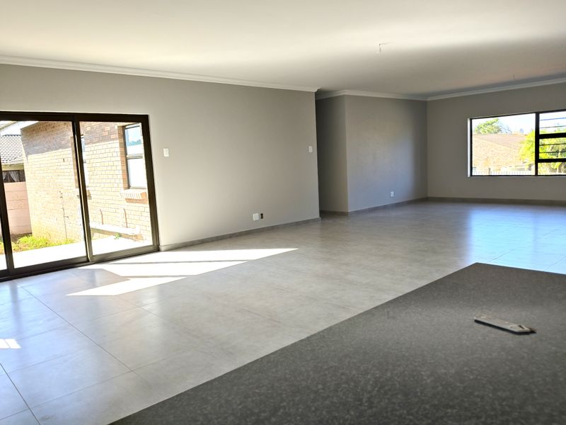 Prime location - walking distance to the beach - Photo 9