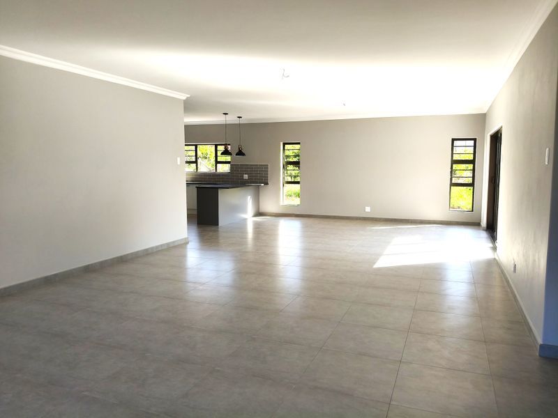 Prime location - walking distance to the beach - Photo 4