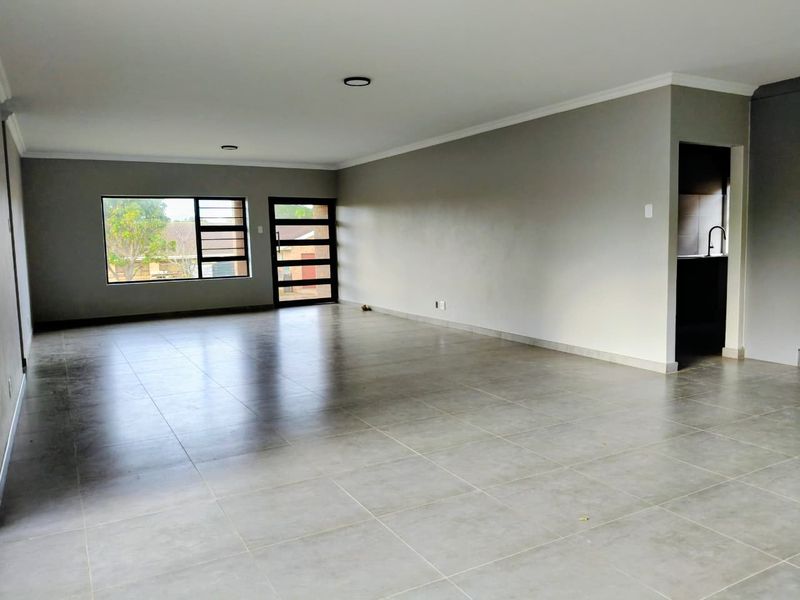 Prime location - walking distance to the beach - Photo 4