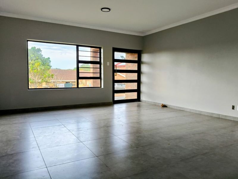 Prime location - walking distance to the beach - Photo 3