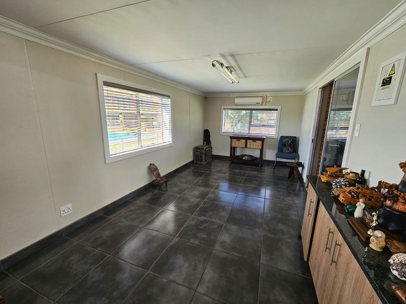 *Luxurious Riverfront Estate Home with Boathouse* - Photo 10