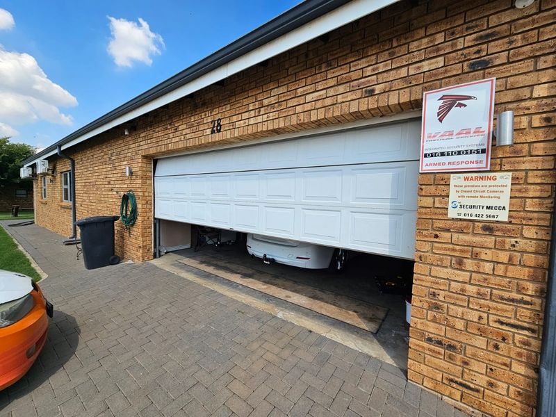 *Luxurious Riverfront Estate Home with Boathouse* - Photo 8