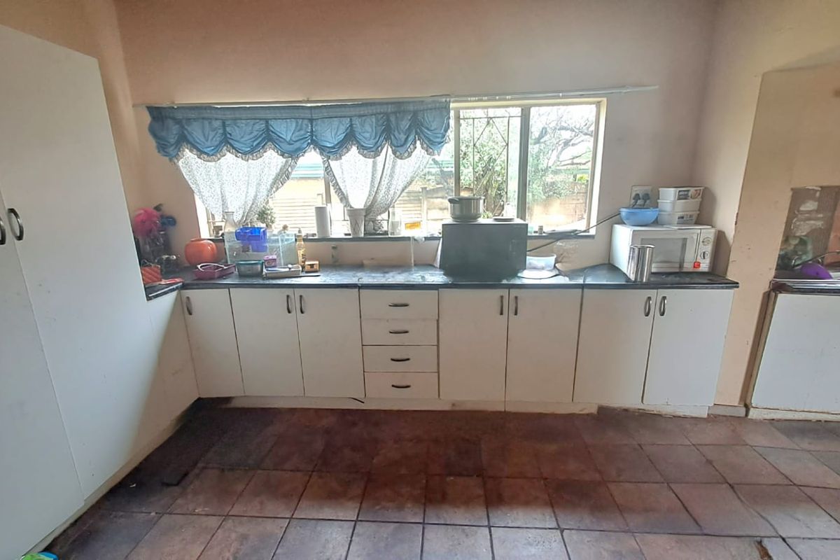 FAMILY HOME FOR SALE IN DUNCANVILLE - Photo 3