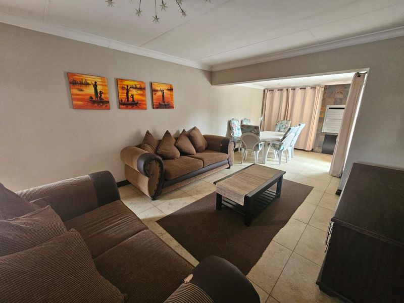 Stunning apartment for sale in Vaalpark - Photo 2