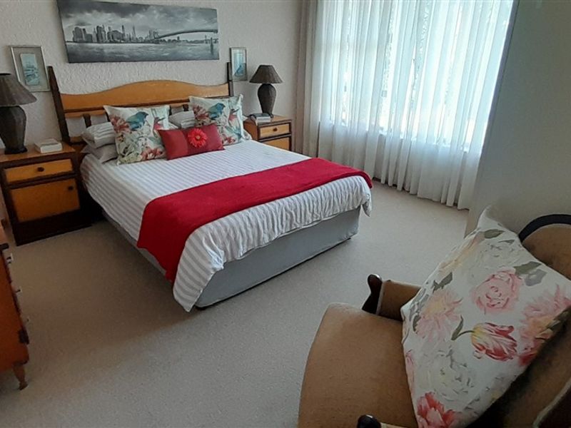 Beautifull 3 Bedroom house with a flat and stunnig seaviews! - Photo 9