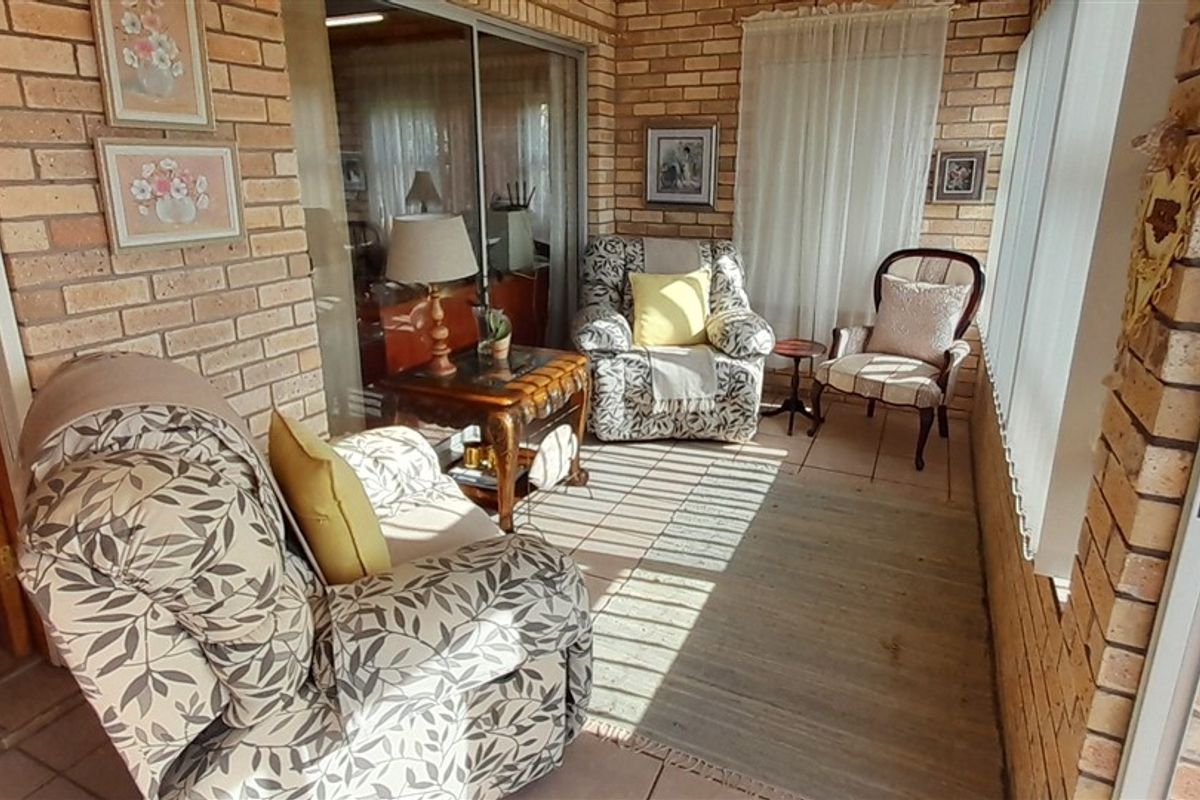 Beautifull 3 Bedroom house with a flat and stunnig seaviews! - Photo 3