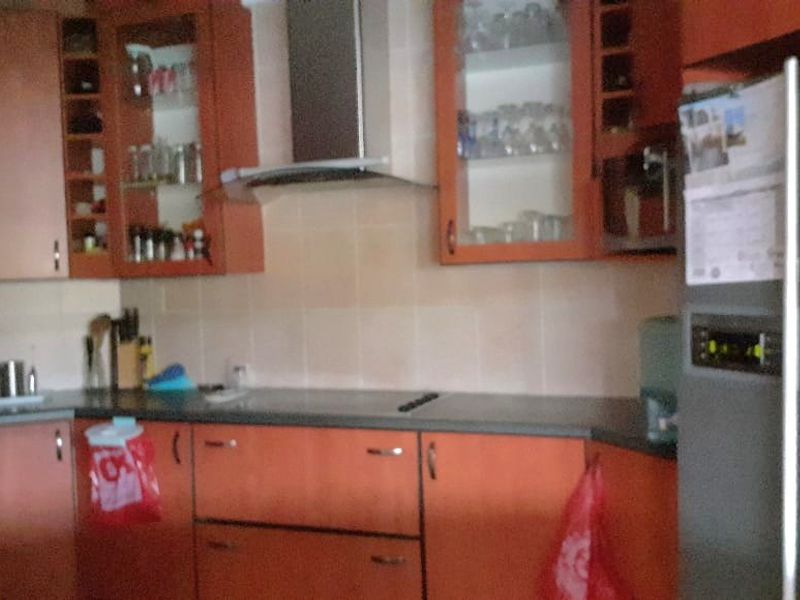 Spacious Family Home with Income-Generating Flatlet! - Photo 2