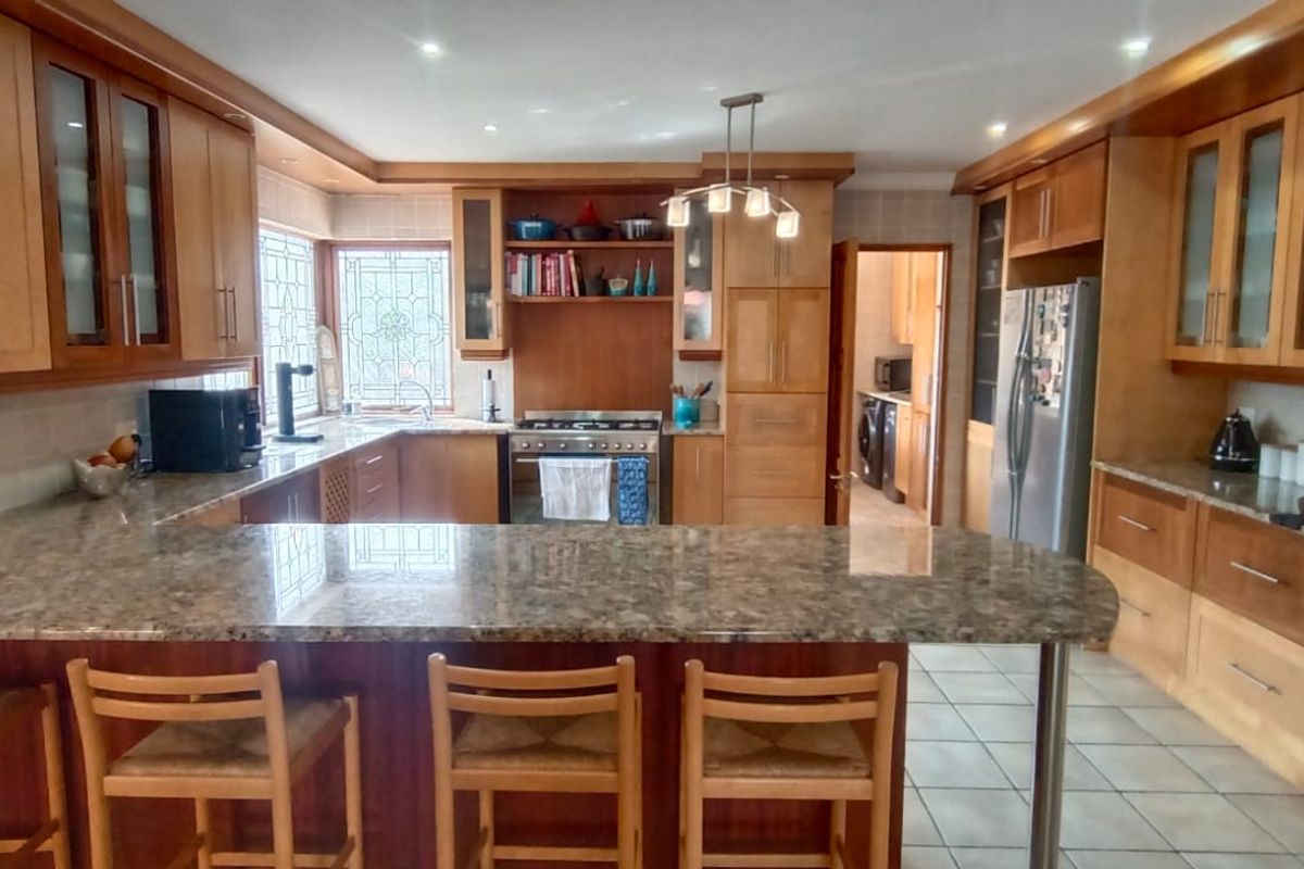 Perfection, Convenience and Quality will entice you to secure this Home - Photo 3