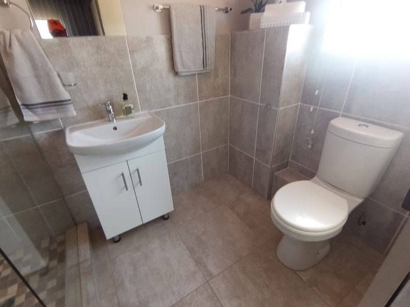 Beautiful three bedroom home, in a safe and secure complex - Photo 10