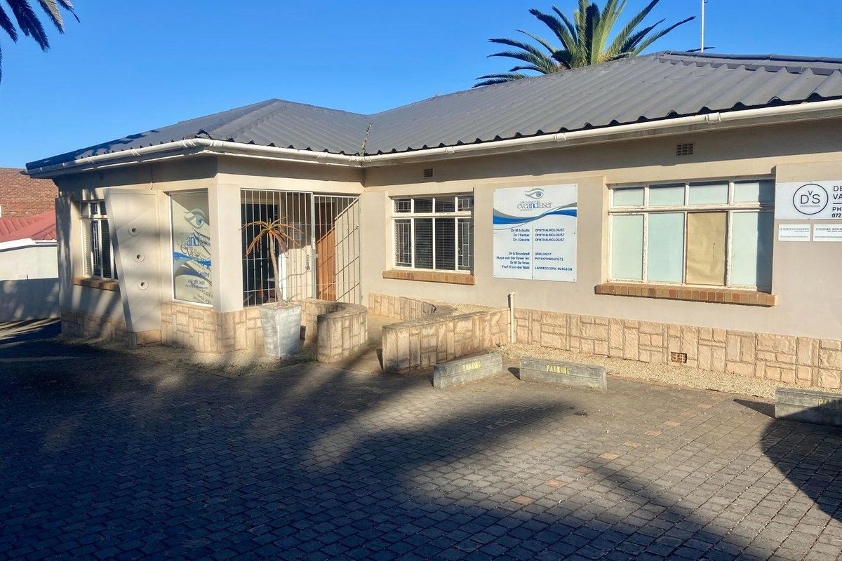 Business and commercial property - Photo 2