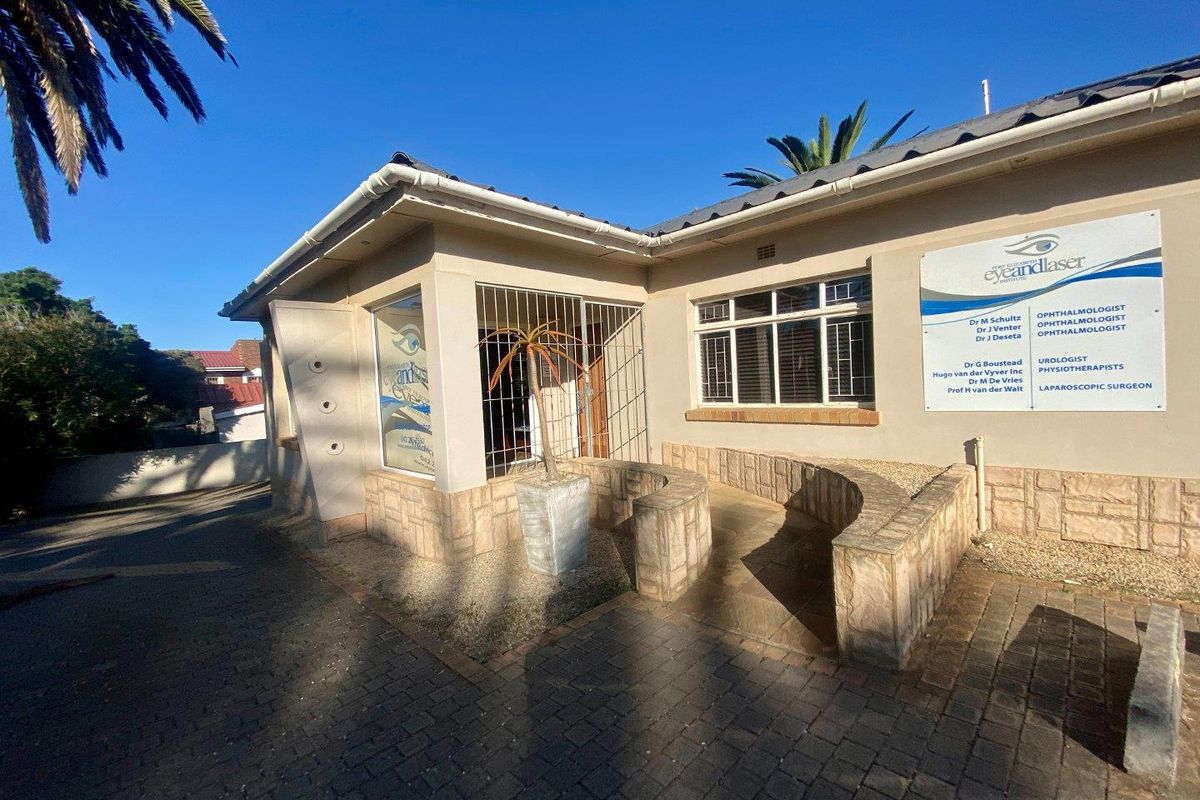 Business and commercial property - Photo 3