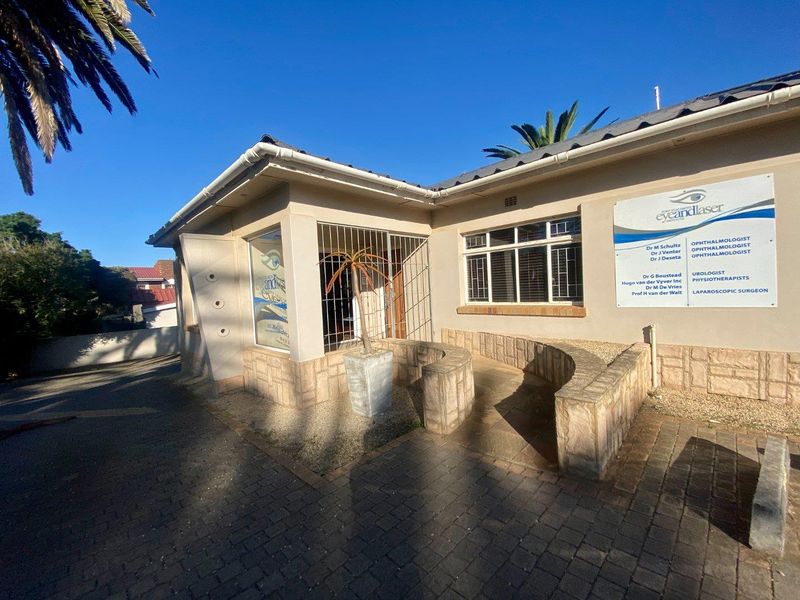 Business and commercial property - Photo 3