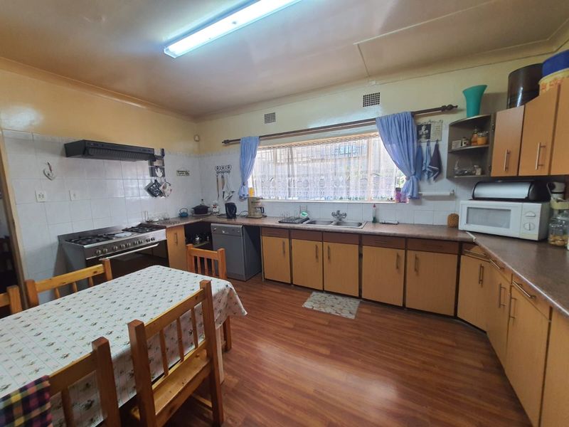 Big SW 1 Property Up For Grabs - Photo 8