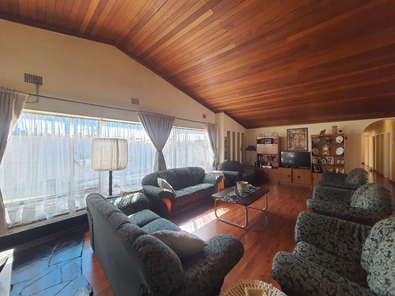 Big SW 1 Property Up For Grabs - Photo 4