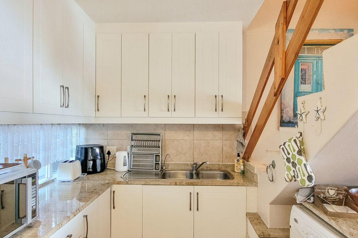 Cute as a Button Holiday Apartment - Photo 5