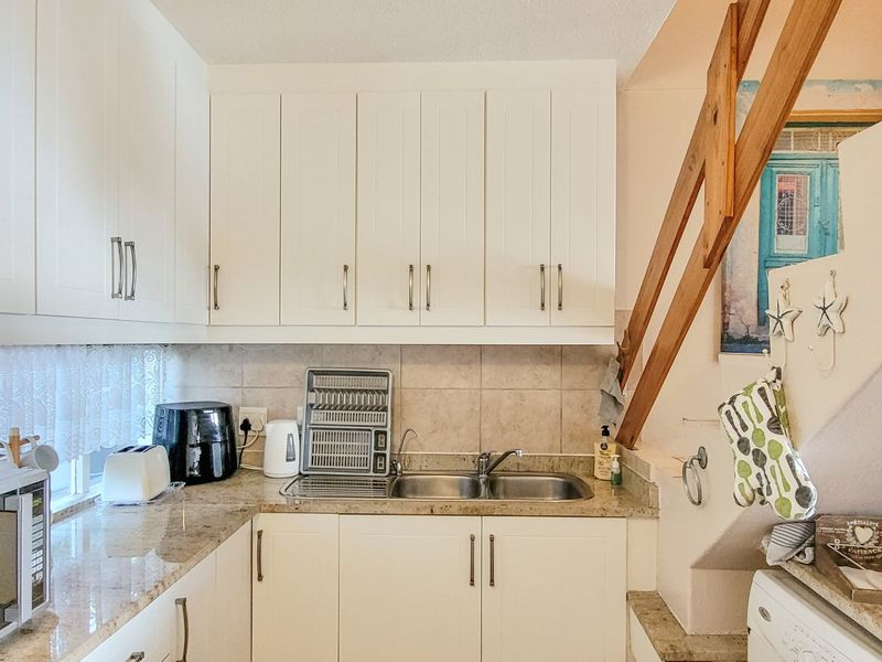 Cute as a Button Holiday Apartment - Photo 5