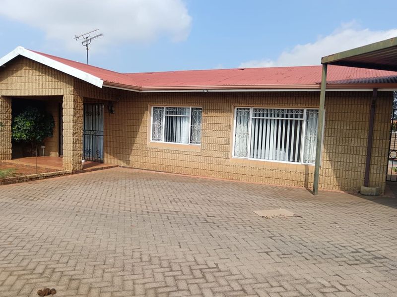 Family home in the heart of Minnebron!!! - Photo 2