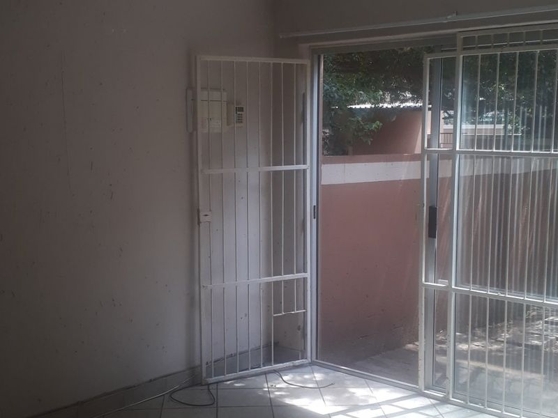 Duplex townhouse in Vaalpark. - Photo 4